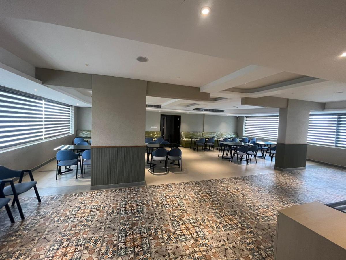 Presidency Airport Hotel Kochi Luaran gambar