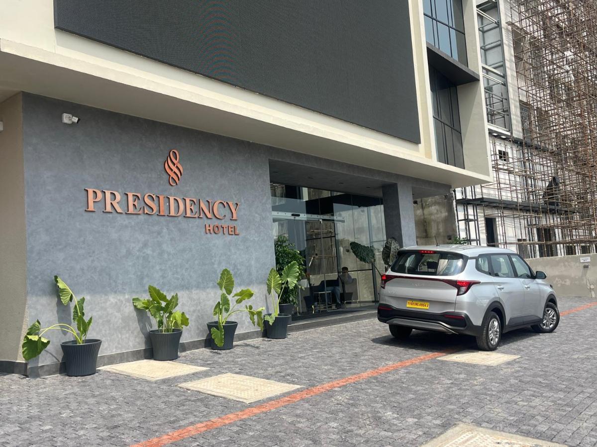 Presidency Airport Hotel Kochi Luaran gambar