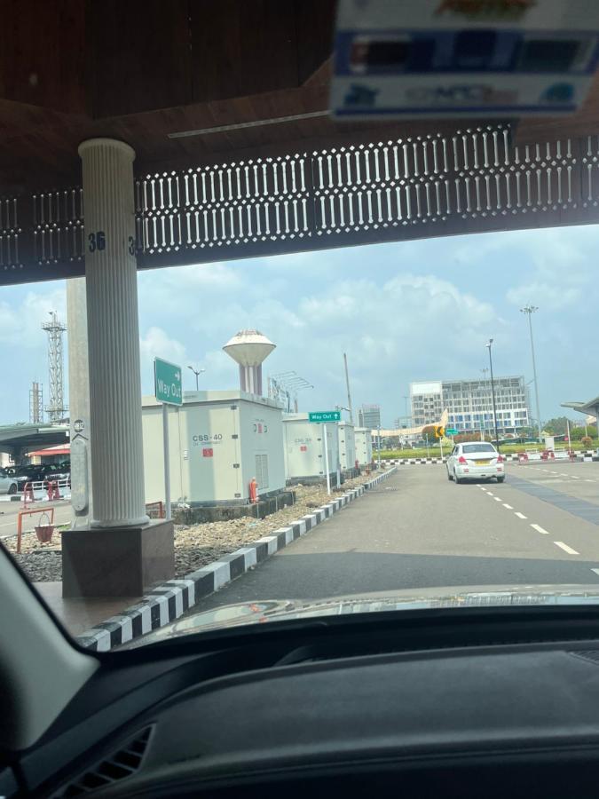 Presidency Airport Hotel Kochi Luaran gambar