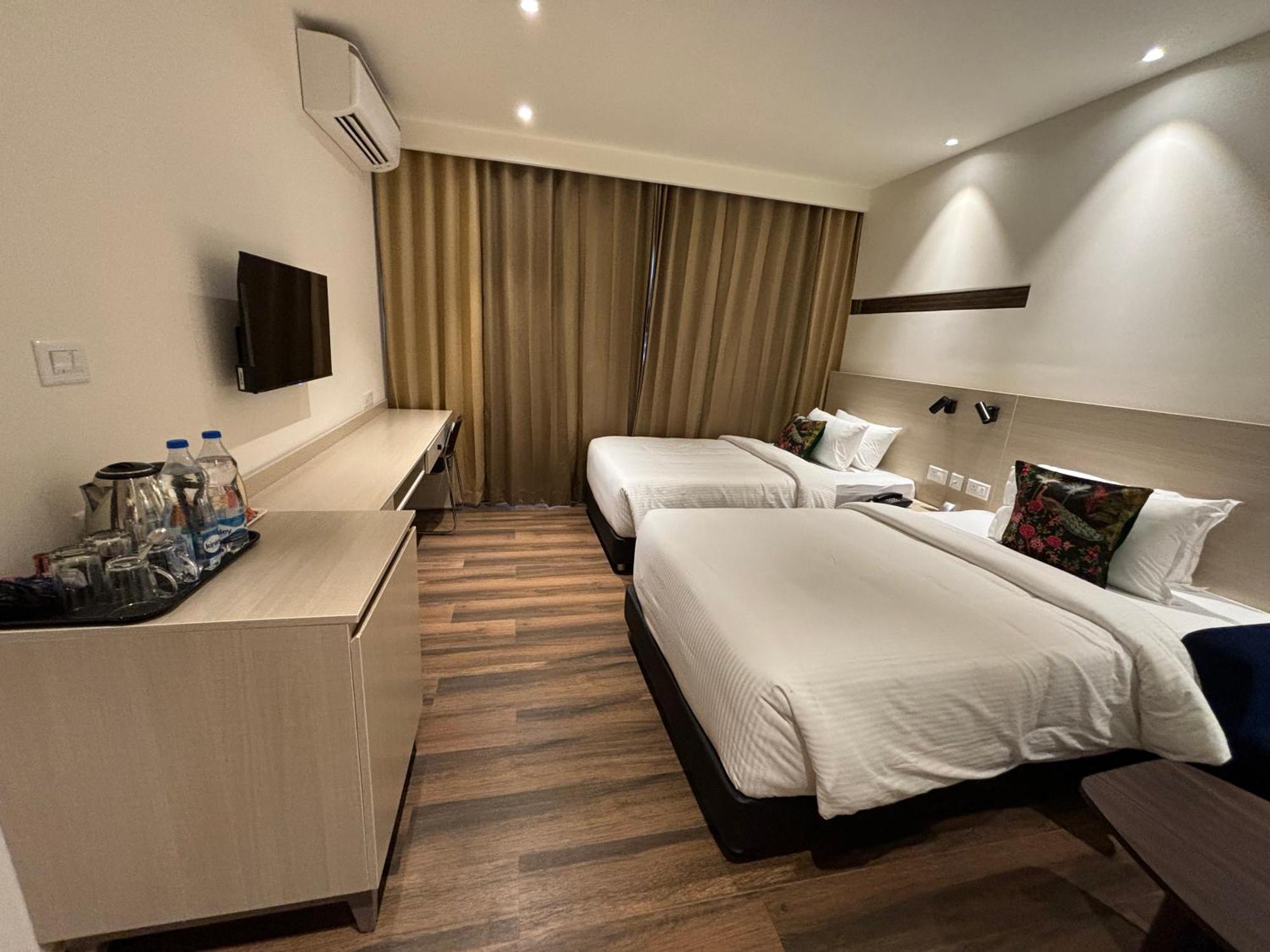Presidency Airport Hotel Kochi Luaran gambar