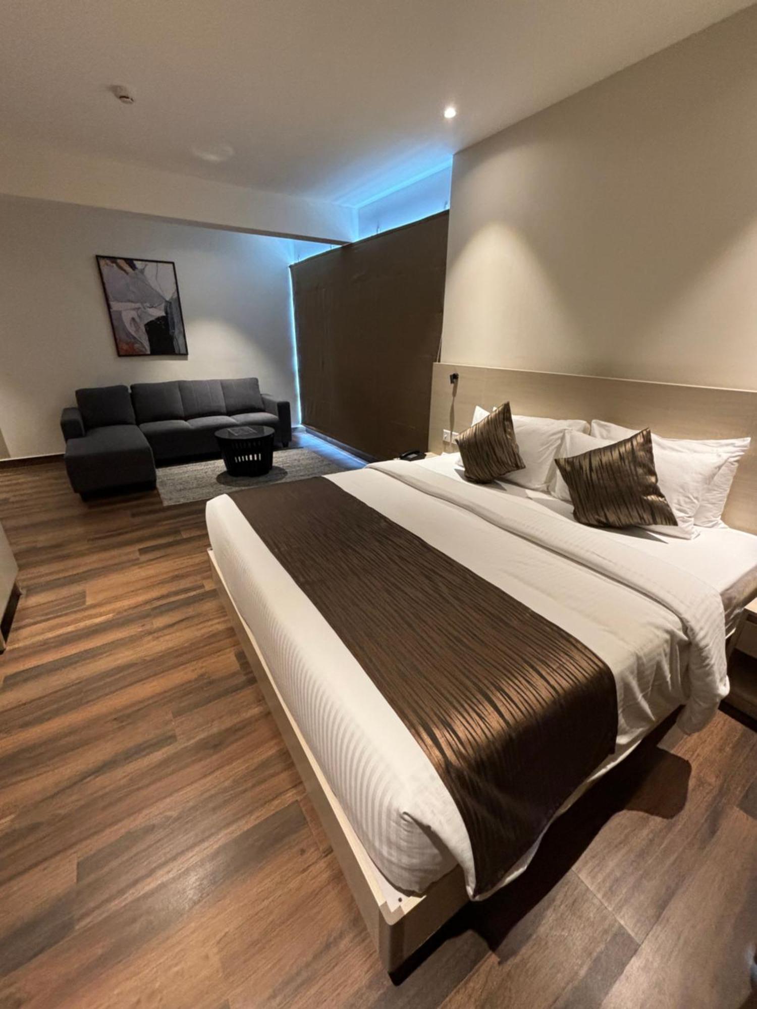 Presidency Airport Hotel Kochi Luaran gambar