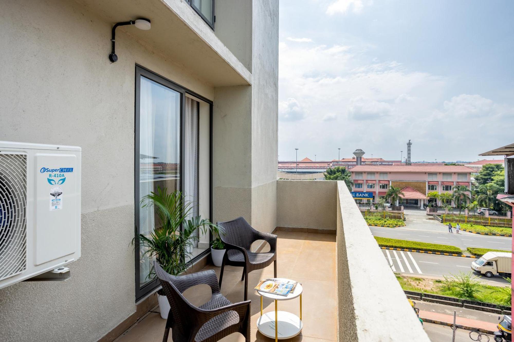 Presidency Airport Hotel Kochi Luaran gambar