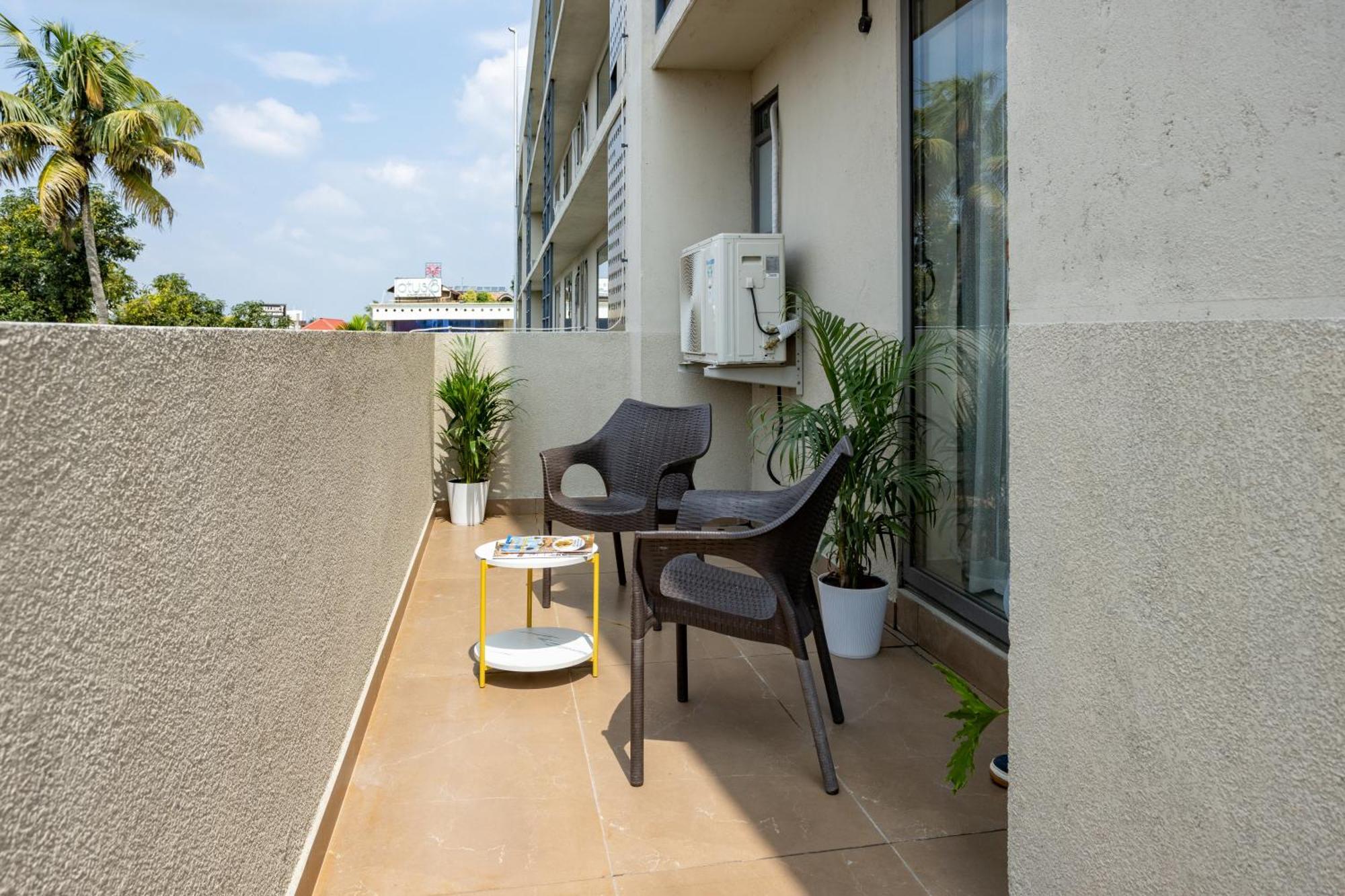 Presidency Airport Hotel Kochi Luaran gambar