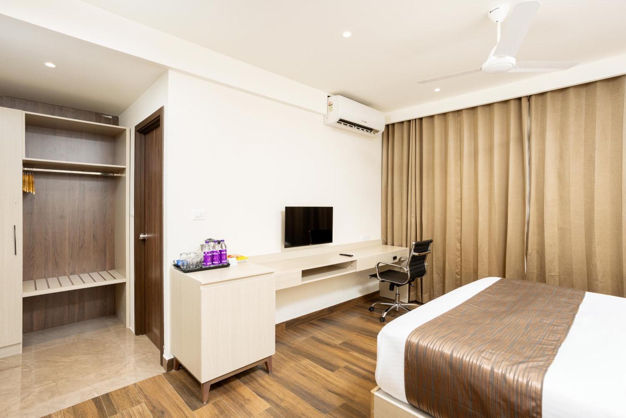 Presidency Airport Hotel Kochi Luaran gambar