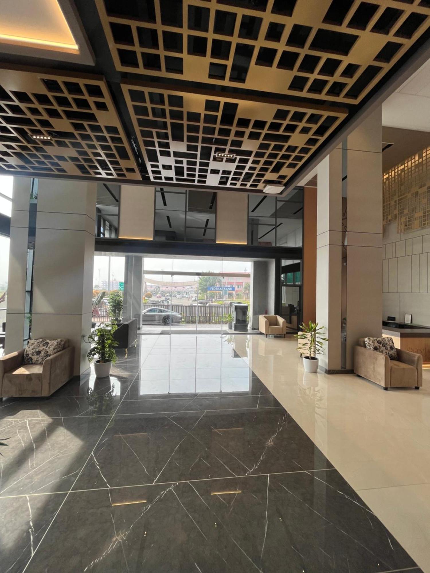 Presidency Airport Hotel Kochi Luaran gambar
